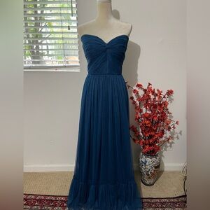 VA ET VIEN Elegant Blue Strapless Silk Dress
Size 12